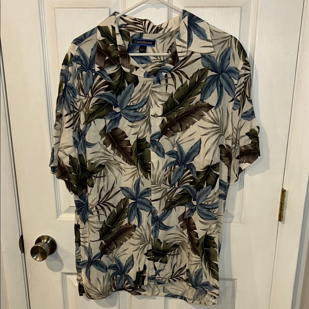 Croft & Barrow Large Joe Blue and Brown Leaf Shirt